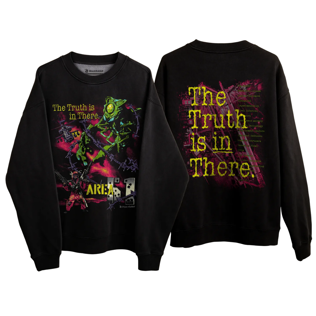 Black long-sleeved sweatshirt with ’the truth is in there’ text and alien design, area 51 logo.