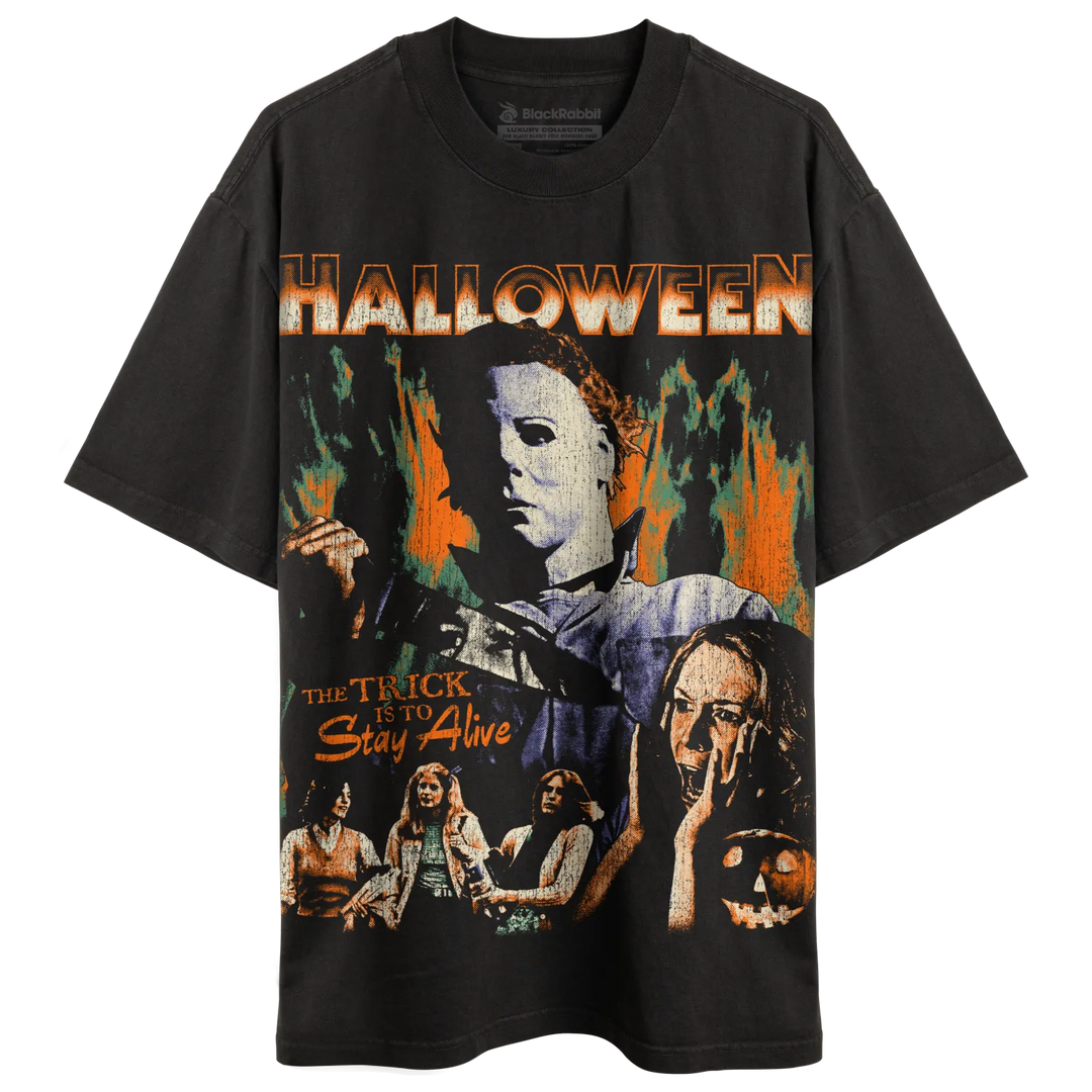 Black short-sleeved t-shirt with a ’Halloween’ movie graphic print.