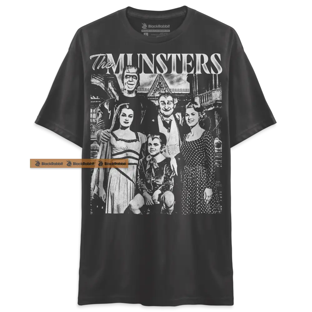 The Munsters Family Portrait Unisex Classic T-Shirt