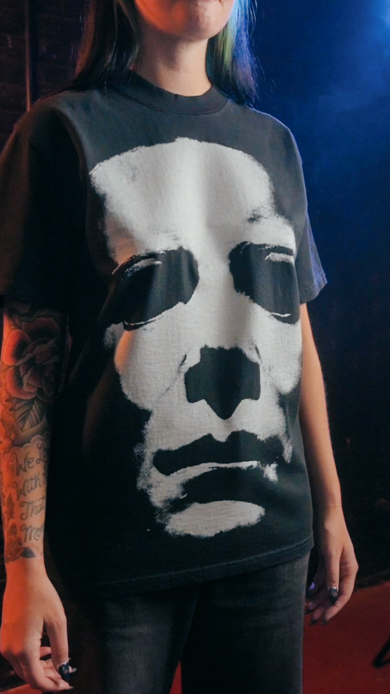 t-shirt with michael myers mask graphic 