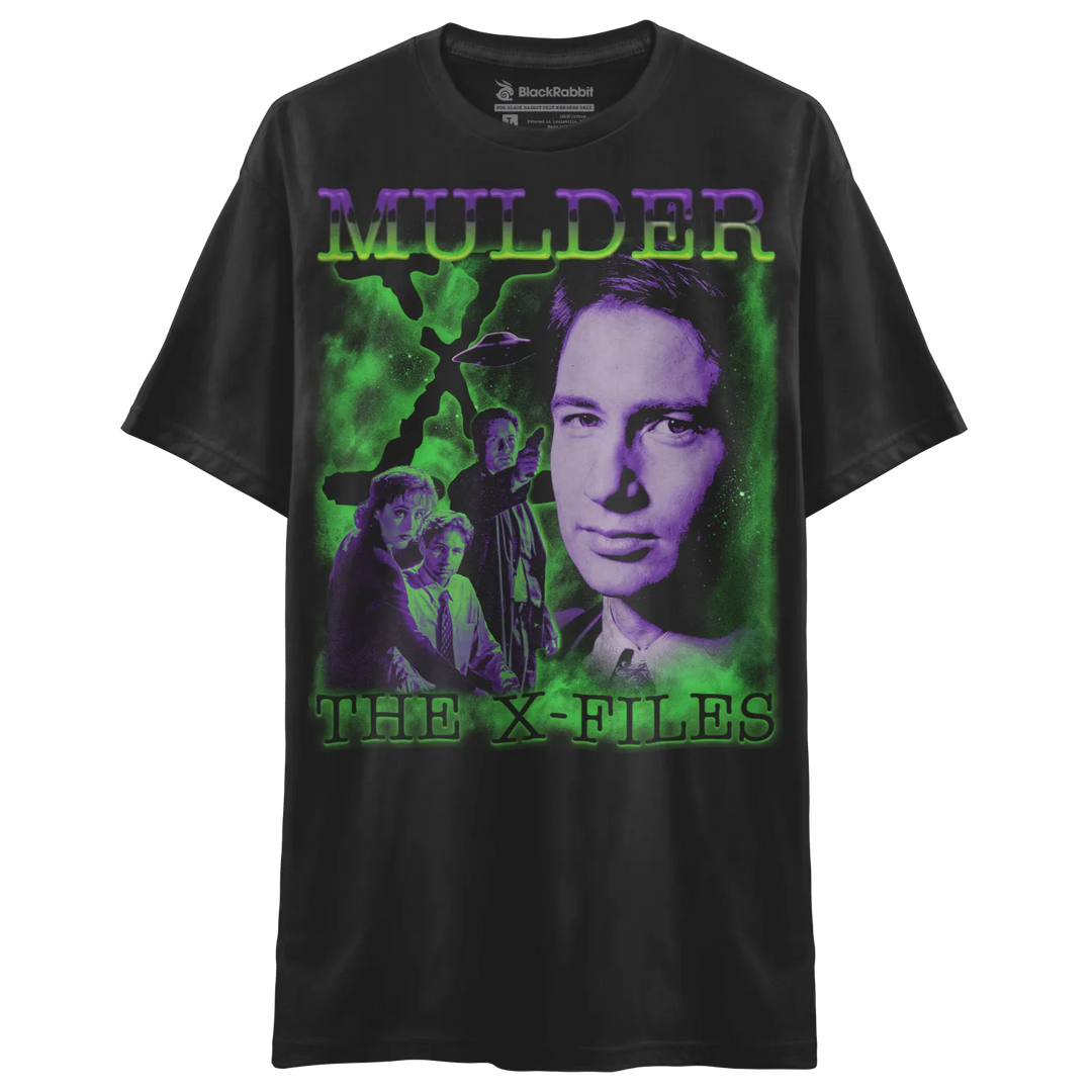 Black short-sleeved t-shirt with a green and purple ’Mulder The X-Files’ graphic print.